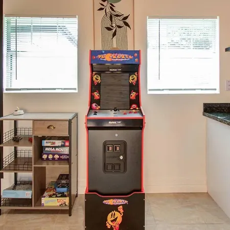 Fun Game Room With Arcade Getaway Houston Exterior foto