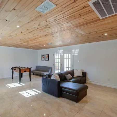 Fun Game Room With Arcade Getaway Houston Exterior foto