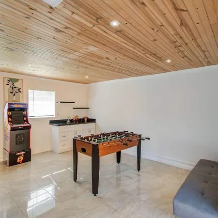 Fun Game Room With Arcade Getaway Houston Exterior foto