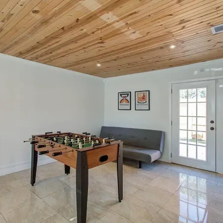 Fun Game Room With Arcade Getaway Houston Exterior foto