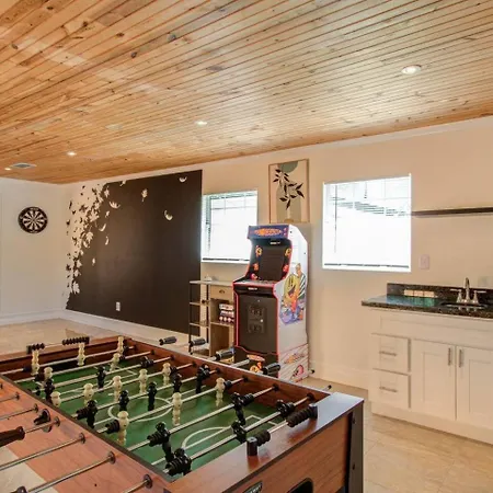 Fun Game Room With Arcade Getaway Houston Exterior foto