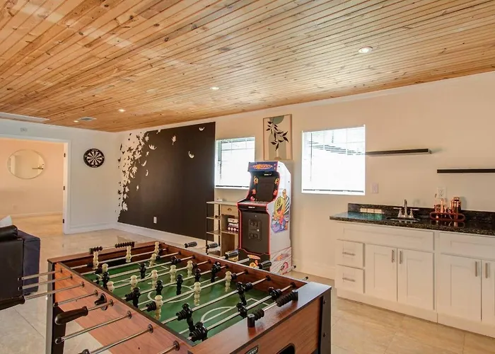 Fun Game Room With Arcade Getaway